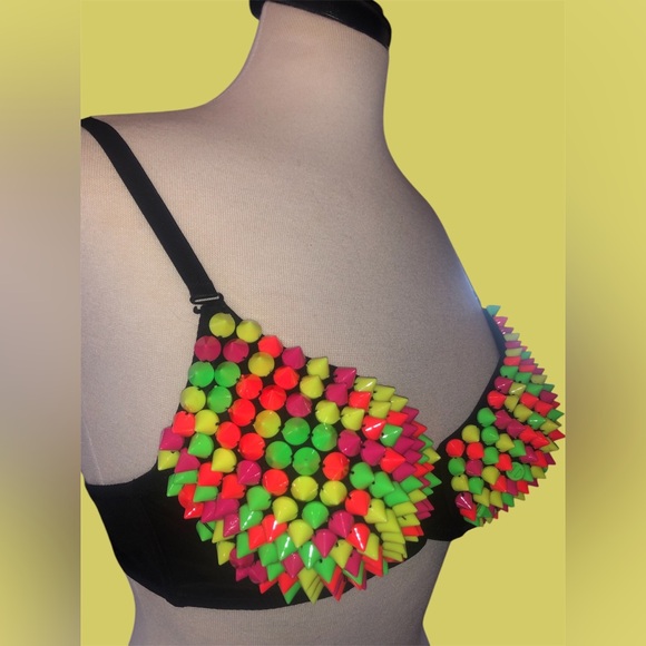 3 cute bras, 38B-C, sold as set. - Picture 8 of 15